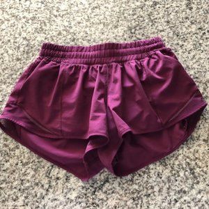 Lululemon Hotty Hot Shorts 2.5" Size 6